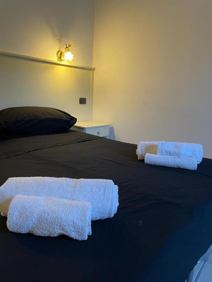 Bed and Breakfast Oz House à Scalea Extérieur photo